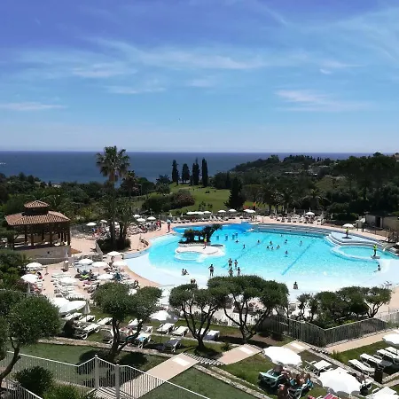 Cap Esterel Climatise Dans Le Centre Du Village Διαμέρισμα