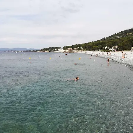 Apartment Cap Esterel Climatise Dans Le Centre Du Village *