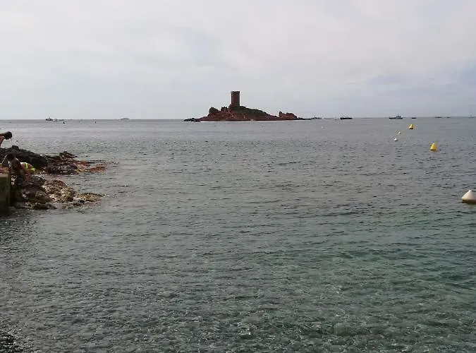 Cap Esterel Climatise Dans Le Centre Du Village * Drammont