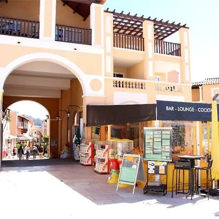 Cap Esterel Climatise Dans Le Centre Du Village Daire *