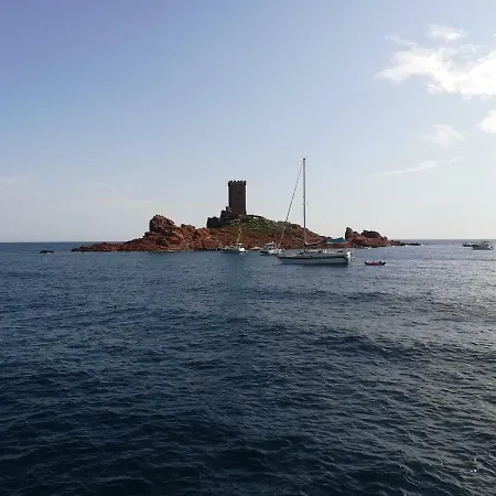 Cap Esterel Climatise Dans Le Centre Du Village Apartament Drammont